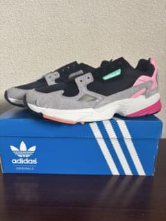 adidas Originals Falcon Wのサムネイル
