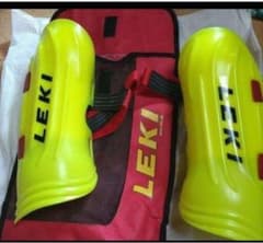 値下げ‼️程度良好 LEKI レキ レガース シンガード 長さ 35cm位 程度良好綺麗 LEKI レキ レガース シンガード 長さ 真ん中で30cm位