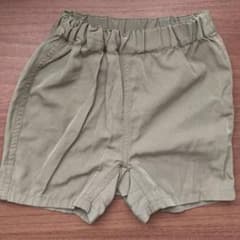 カーキ色 ベビーショートパンツ サイズ80のサムネイル