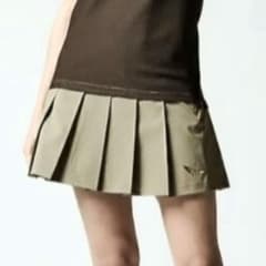 ✨未使用級✨1PIU1UGUALE3 GOLF スカート ベージュ М - メルカリ