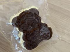 クマ クッキークリームサンド スクイーズのサムネイル