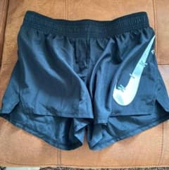 NIKEショートパンツ M ランニングパンツのサムネイル