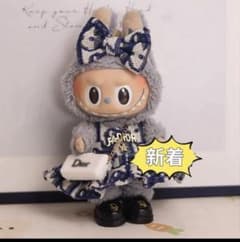 LABUBU ラブブ　洋服のサムネイル