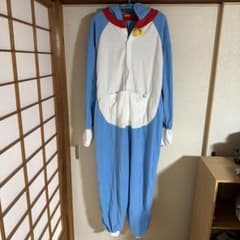 ドラえもん着ぐるみ、ミニオン着ぐるみ　2点セットのサムネイル