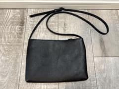 ★HushTug ハッシュタグ　ブラックレザーサコッシュ★ ☆HushTug ハッシュタグ ブラックレザーサコッシュ☆ - メルカリ