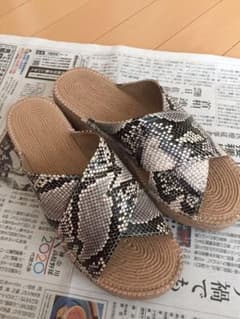 専用  レプシィム  サンダルのサムネイル