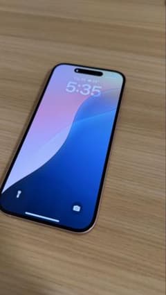 Apple iPhone 15 ピンク 本体のサムネイル