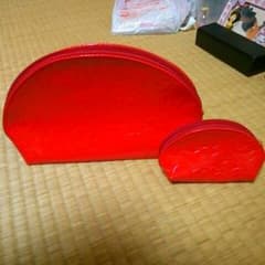 赤色ポーチ！バラ柄のサムネイル