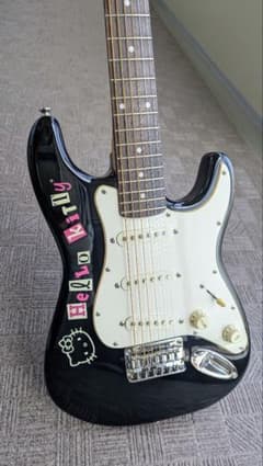 【美品】【限定】Hello Kitty mini Stratocasterのサムネイル