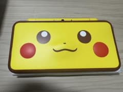 未使用 Newニンテンドー2DS LL ピカチュウエディション 本体 箱付きのサムネイル