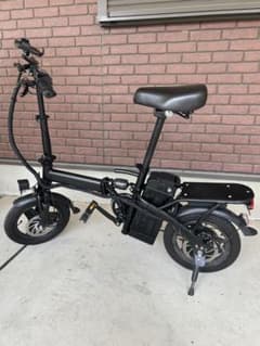 電動自転車 黒のサムネイル