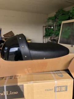 CB400F SR400 シングルシート　カフェレーサーのサムネイル