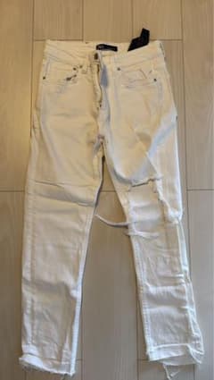 ZARA ホワイト ダメージジーンズ EUR38のサムネイル