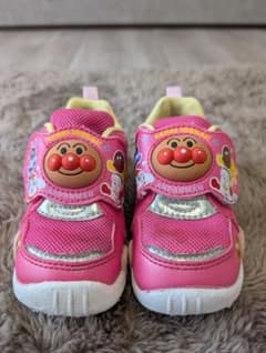 ★最終値下げしました★　アンパンマン　スニーカー　靴　15cm 女の子　双子のサムネイル