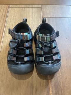 KEEN キッズサンダル ブラック/マルチカラー　15cmのサムネイル