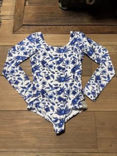 【新品未使用】Adalu 水色 長袖 ワンピース水着 新品未使用】Adalu 青い花柄 長袖ワンピース水着 - メルカリ