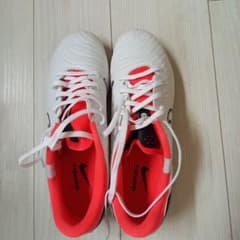 Nike Tiempo ホワイト/レッド スパイクシューズのサムネイル