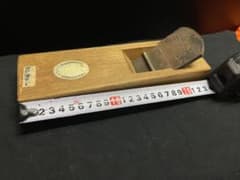 伝統的な木工工具 手動かんなのサムネイル
