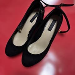 美品！　mysty woman黒ベロアパンプス