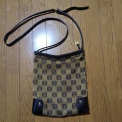 最終処分特価からさらに！LOEWEのショルダーバッグのサムネイル