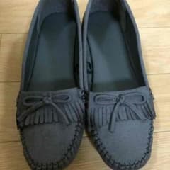 値下げ☆新品未使用☆GU モカシン グレーのサムネイル