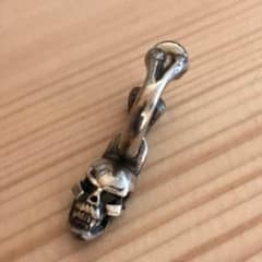 L&Tレザーズ＆トレジャーズ  スカルモチーフフープピアスのサムネイル