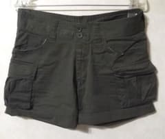 カーキ カーゴ ショートパンツのサムネイル