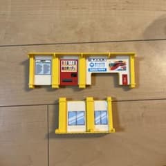 【駅舎 大小】トミカと遊ぼう！くるぞわたるぞ！カンカン踏切セットのサムネイル