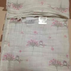 あすぱらママ様専用 エイデンアンドアネイ おくるみのサムネイル