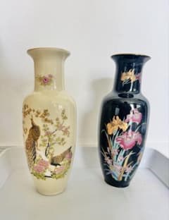 レア　花と鳥のデザイン 陶器花瓶　九谷秀山 九谷焼 陶器花瓶 花鳥デザイン 蘭図 黒翠陶苑 フラワー花器 2点