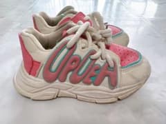 ロゴ スニーカー　女の子靴　子供靴　キッズスニーカー　キッズシューズ　運動靴
