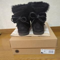 UGGブラックムートンブーツのサムネイル