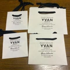 YVAN 紙袋のサムネイル