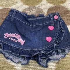 ハートとフリルの可愛いショートパンツのサムネイル