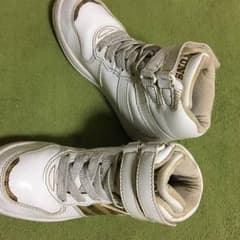 ダンスシューズ  瞬足のサムネイル