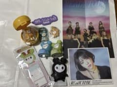 TWICEグッズ　まとめ売りのサムネイル