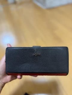 Christian Louboutin 長財布 黒 赤