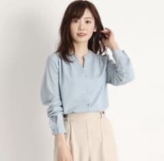 【新品】グローブ バーボタンキーネックブラウス サックスのサムネイル