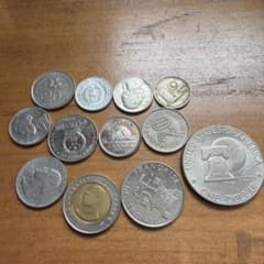 A*s様 世界各国の硬貨 12枚セット - メルカリ