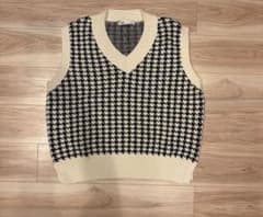 ZARA ニットベスト　モノクロ　千鳥格子柄　白　黒のサムネイル
