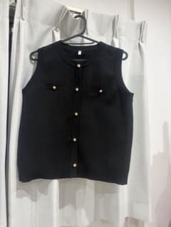 黒のノースリーブニットのサムネイル