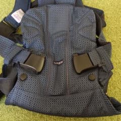 BABYBJÖRN 抱っこ紐　ONEKAI ネイビーブルーのサムネイル
