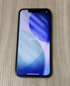 Apple iPhone 13 ブラック　128GBのサムネイル