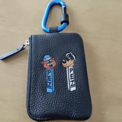 PEZ(ペッツ) ×ear《牛革》カラビナ付きパス＆キーケース - メルカリ