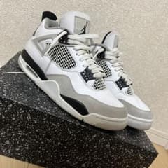 美品NIKE エアジョーダン4 ミリタリーブラックホワイトのサムネイル