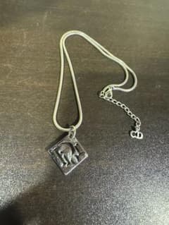 GA813 Christian Dior スクエアロゴ ネックレス シルバー - メルカリ