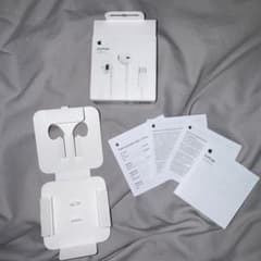 Apple EarPods USB-C ホワイト空箱のサムネイル