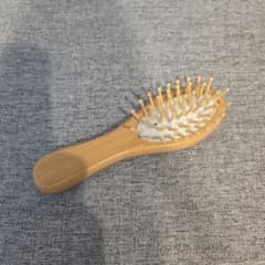 ウッドヘアブラシ 木製 小型 携帯用のサムネイル
