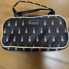 ARTISAN&ARTISTリップ柄メイクポーチ 未使用の非売品 - メルカリ