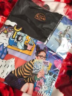 値下げ中【美品】 安室奈美恵 沖縄 25th tシャツ キーホルダーのサムネイル